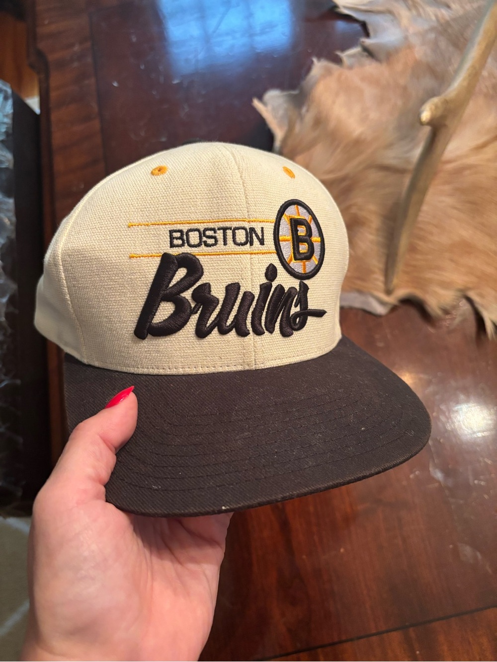 Boston Bruins Two-Tone Script Logo Hat